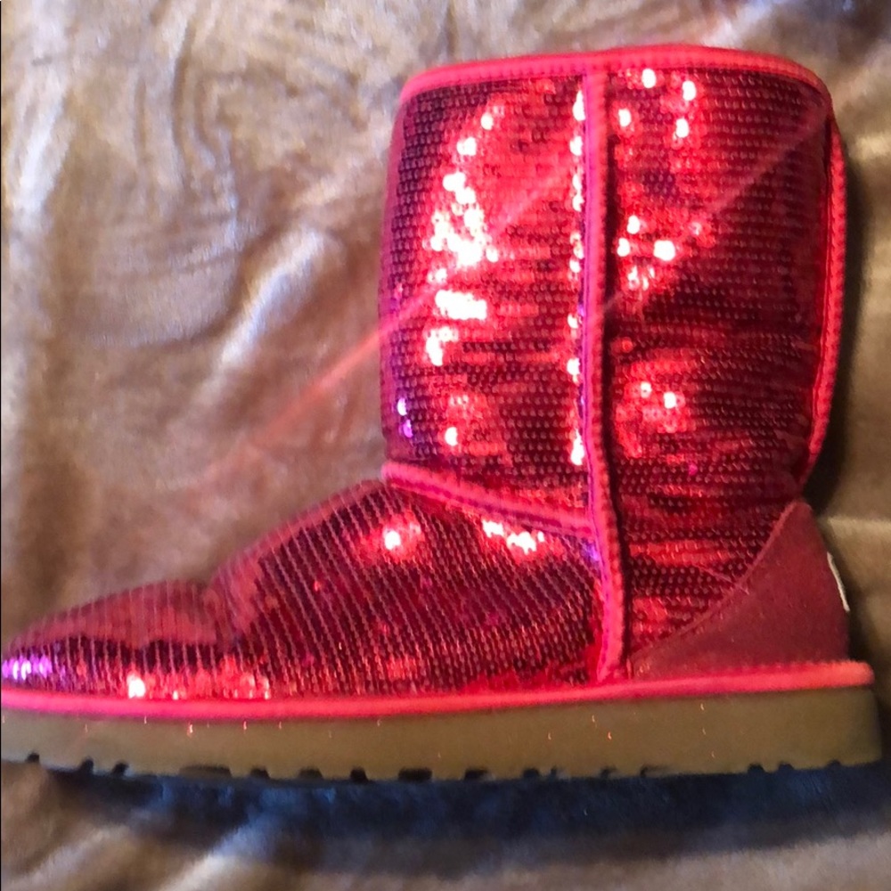 Red sequin Ugg’s Size 7